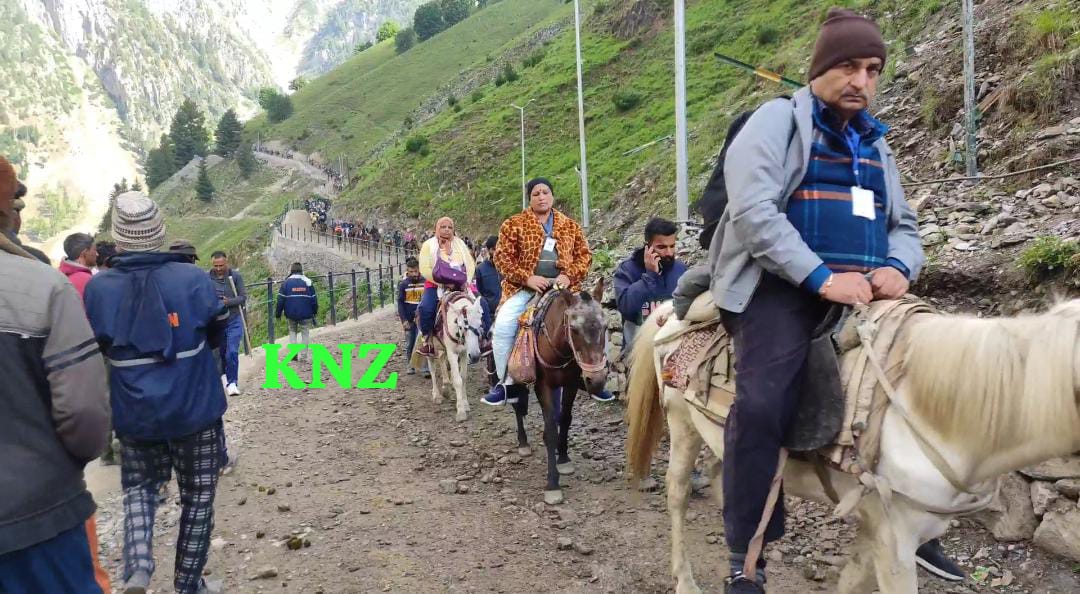 16061 yatries visit Amarnath Cave on Thursday; 162569 performed darshan till date
