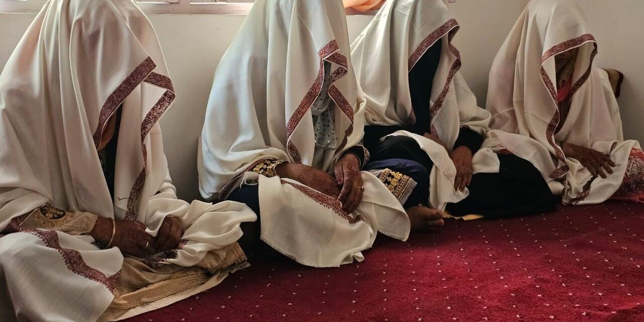 12 couples tie Knot in mass marriage ceremony in Srinagar