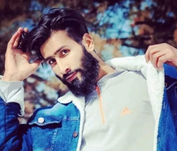 Youth found dead inside shop in Qazigund, family alleges foul play