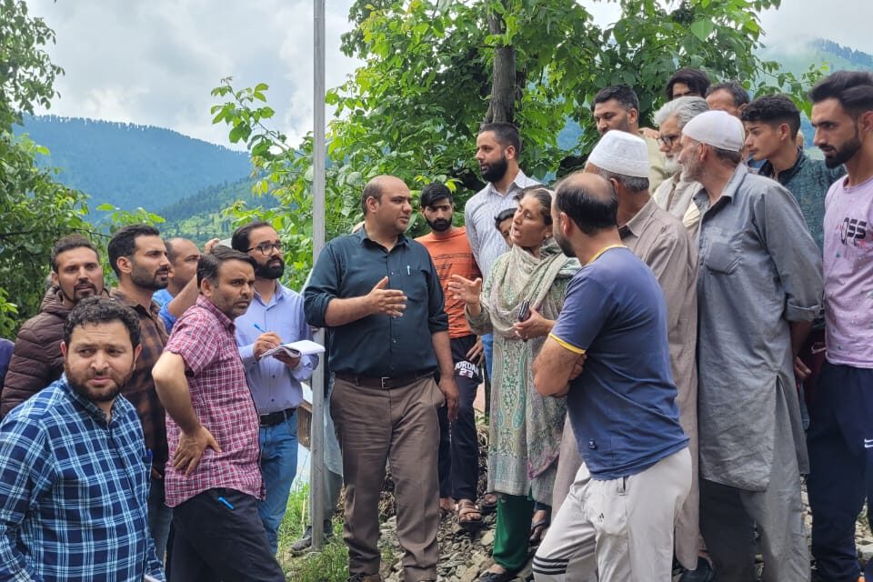 SDM Kangan visits flood affected areas to assess damages