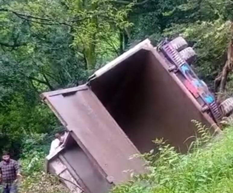Dumper Vehicle Falls Into Gorge In Mendhar Poonch, Driver Dies