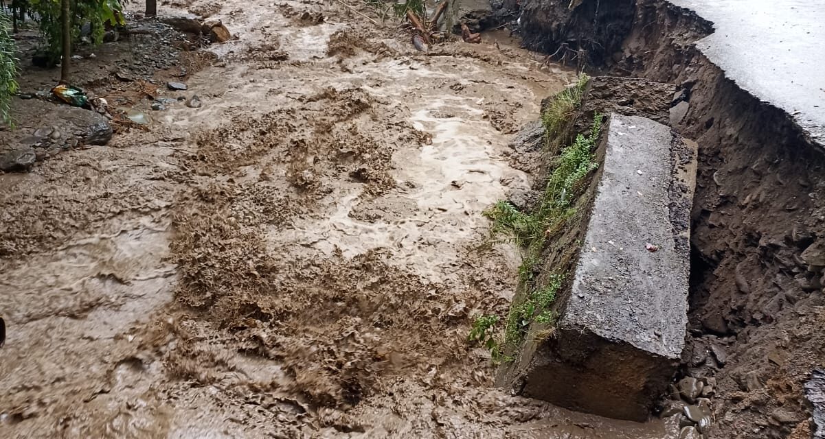Flashfloods Cause Widespread Damage in Kupwara Parts; Haihama Worst Hit, DC Kupwara Visits to Assess Ground Situation