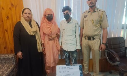 Stealing money from patients, attendants; Woman among two arrested from GMC Baramulla