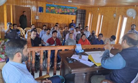 SDM Kangan reviews arrangements for Independence Day, 2023 celebration