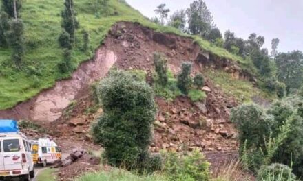 Incessant rains:- Rajouri-Budhal road closed