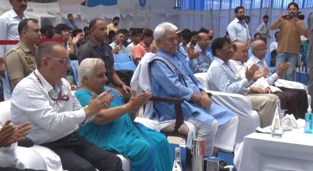 Lt Governor visits IIT Jammu’s Jagti Campus;Addresses the students of the joining batch of 2023 at the Foundation Program