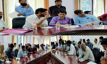 ADDC Ganderbal chairs bock diwas at Manasbal;Assures timely redressal of genuine concerns