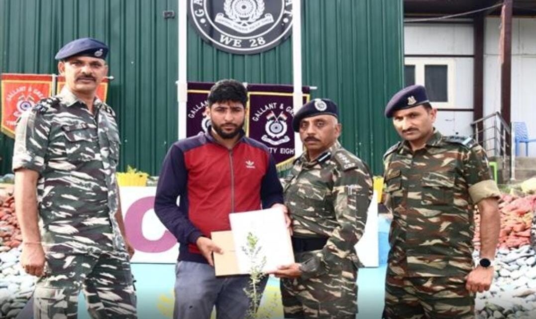 CRPF acknowledges Manigam resident for his exemplary honesty of returning valuable necklace to a Yatri