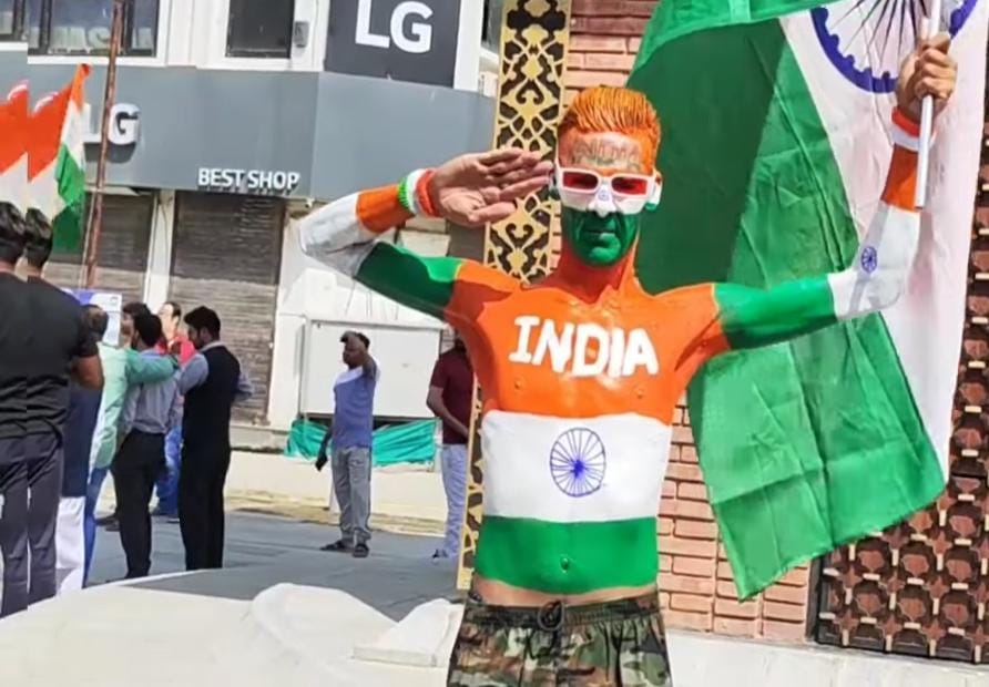 Man travels from Gujarat ‘to celebrate Independence Day in Kashmir’