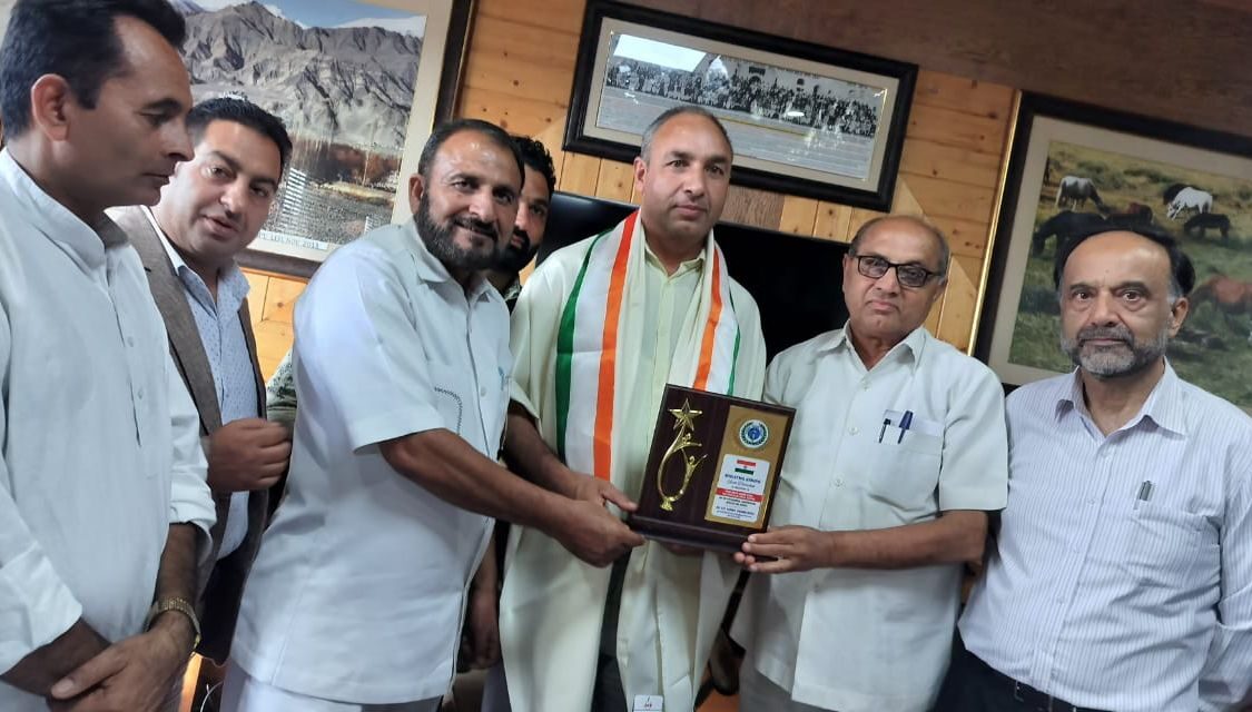 SKUAST Kashmir Vice Chancellor Honoured with Mahatma Gandhi Seva Puraskar