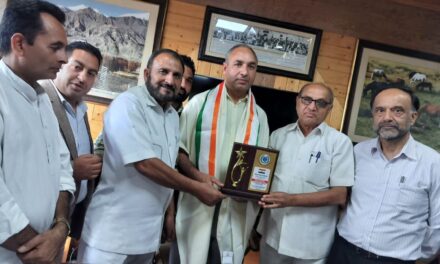 SKUAST Kashmir Vice Chancellor Honoured with Mahatma Gandhi Seva Puraskar