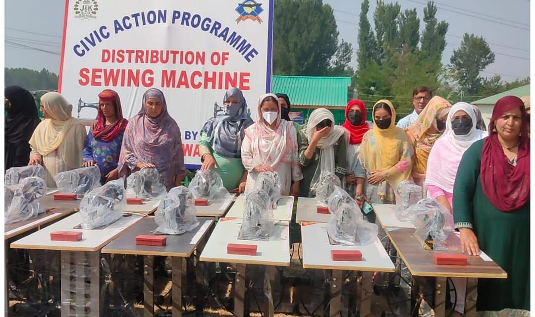 SSP Awantipora distributes sewing machines under Civic Action Programme