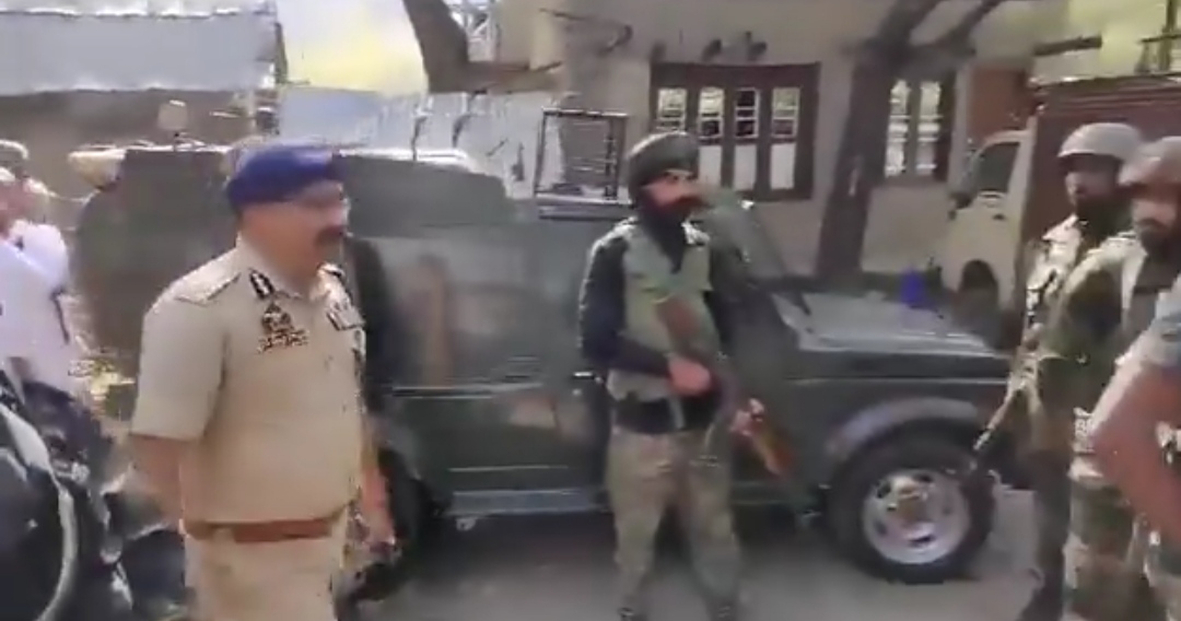 Kokernag Gunfight: Top Brass Of Police, Army including GOC 15 Corps, DGP and ADGP At Encounter Site