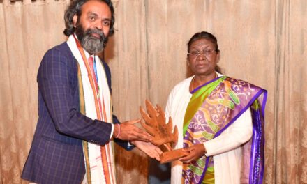 Director NIT Srinagar calls upon President of India during her visit to J&K