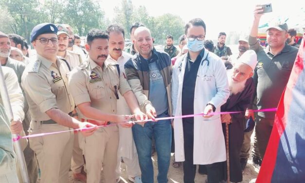 Ganderbal Police organized Free medical camp at Chattergul Kangan