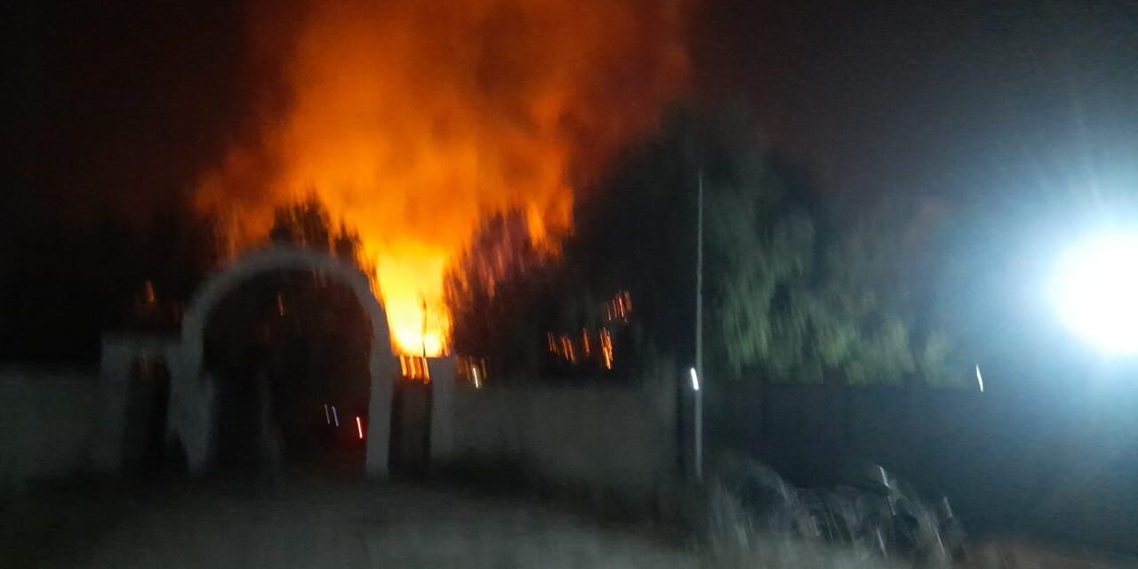 20 sheds gutted in Srinagar Parimpora fire mishap