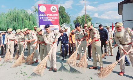 Ganderbal Police Organises “Swachhata Hi Seva Pakhwada” Cleanliness drive in Ganderbal