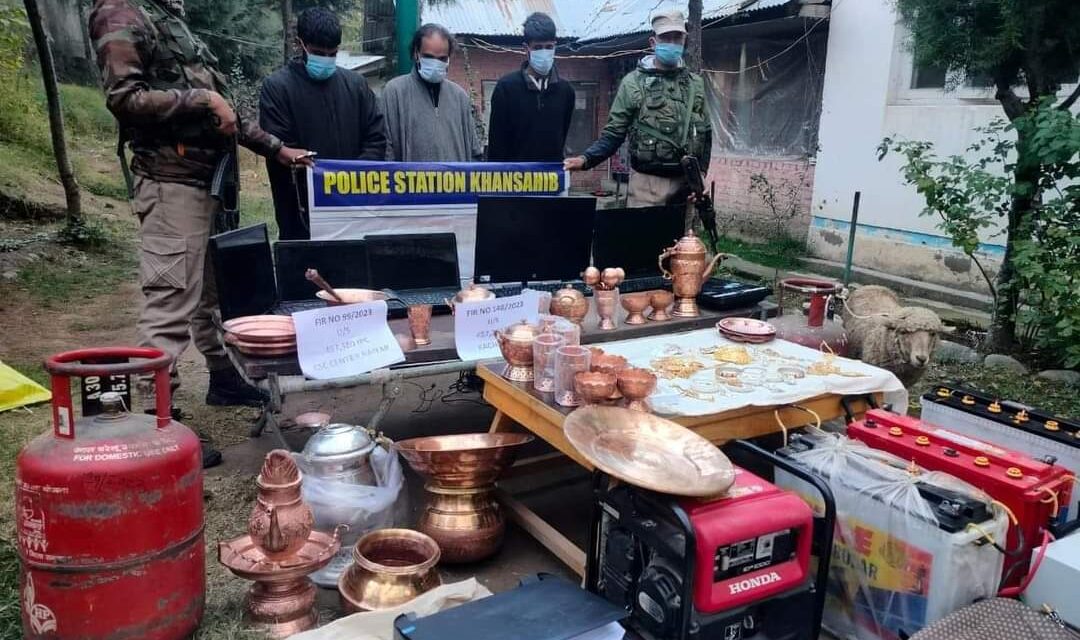 Police busts gang of burglars in Budgam;Stolen property worth lacs recovered
