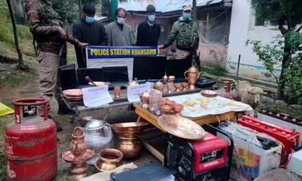 Police busts gang of burglars in Budgam;Stolen property worth lacs recovered