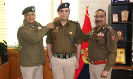 Director General of Police J&K decorates officer with SP rank