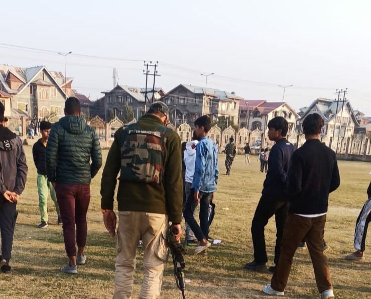 Cop Shot At, Injured At Eidgah Srinagar, Shifted to Hospital