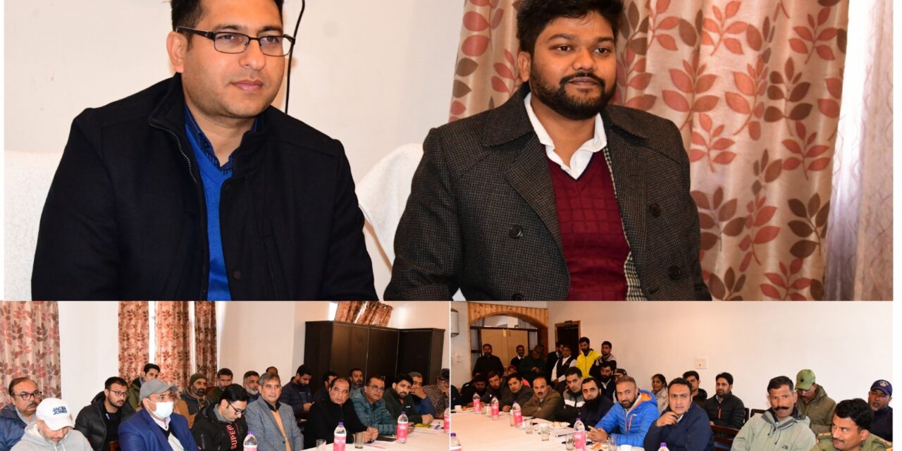 DC, Director Tourism Kashmir reviews winter preparedness at Sonamarg