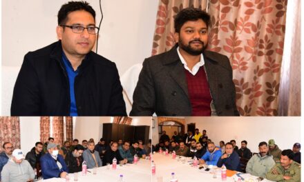 DC, Director Tourism Kashmir reviews winter preparedness at Sonamarg