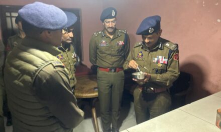 DGP J&K visits PP Mir Bazar; briefs officers; shares a meal in Police post mess; rewards officials for dedication to people