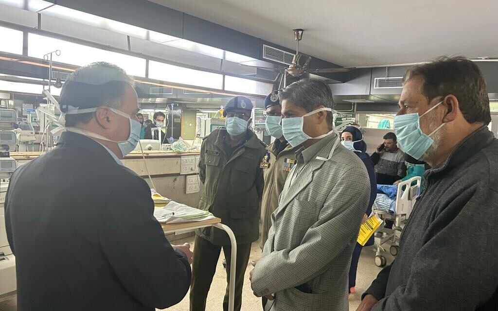 DGP J&K visits Injured Police Inspector, family in SKIMS ICU;Assures all possible help