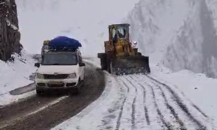 Srinagar-Leh highway restored for one-way traffic