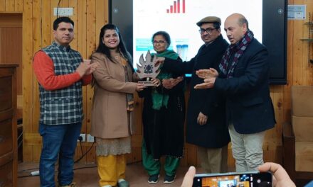 Prominent Scientist Dr. Pooja delivers expert talk on ‘MXene’ at NIT Srinagar
