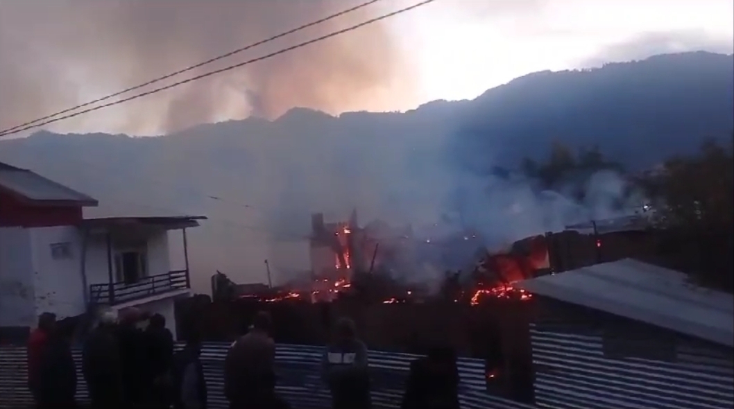 Over half-a-dozen structures damaged in major fire in Doda