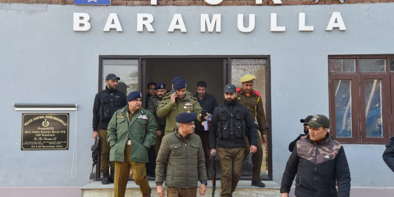 IGP Kashmir visits Baramulla & Sopore, takes stock of security scenario;Highlighted the vision of creating a prosperous & harmonious environment for everyone