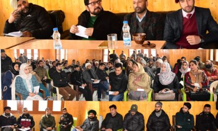Weekly Block Diwas held at Wakura, Ganderbal;Locals hail VBSY initiative