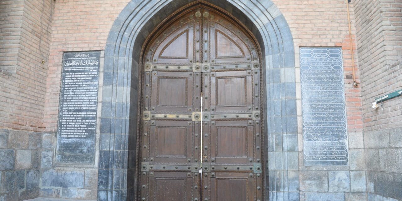 Friday prayers not allowed for tenth consecutive week: Jamia Masjid management body