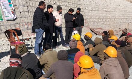 Labour department Ganderbal organised awareness camp at Gagengeer Sonamarg Z-morh tunnel