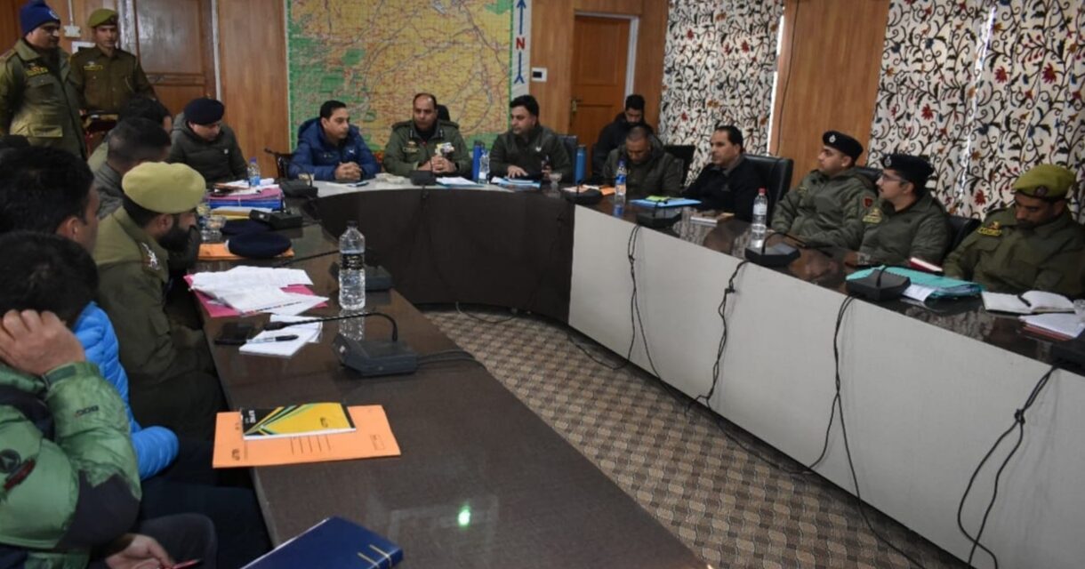 SSP Pulwama chairs crime/security review meeting at DPO Pulwama
