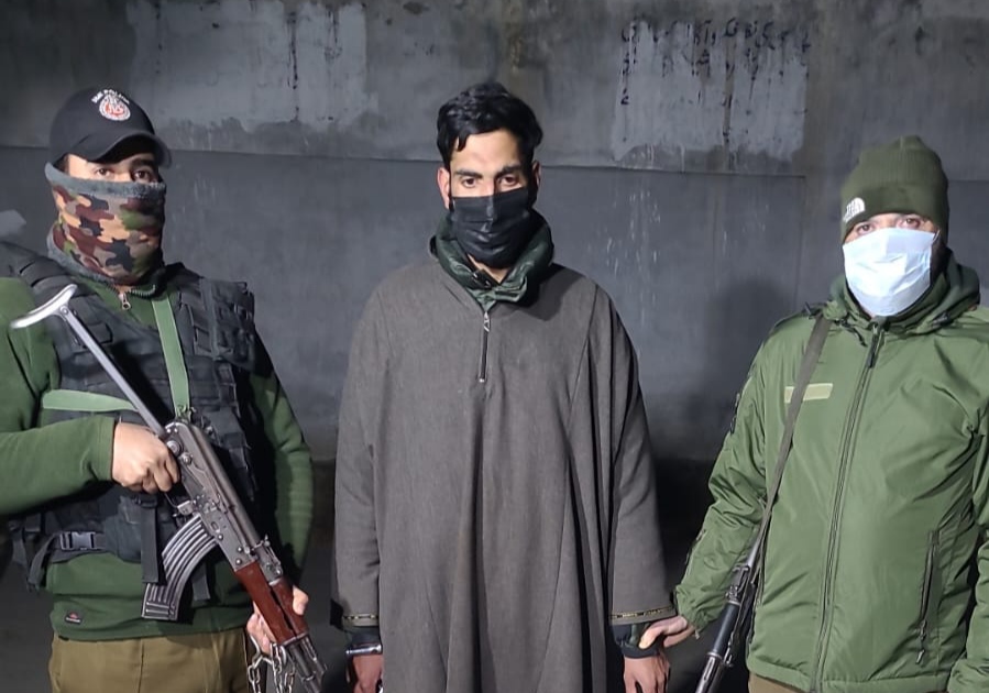 Hybrid Miltant along with arms and ammunition arrested in Pulwama