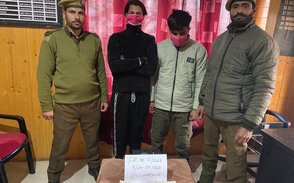 Police arrests 02 drug peddlers in Baramulla; Contraband substances recovered