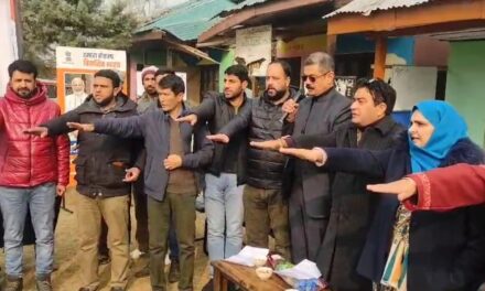 Advisor MoHFW participates in Viksit Bharat Sankalp Yatra at Tulmulla Ganderbal