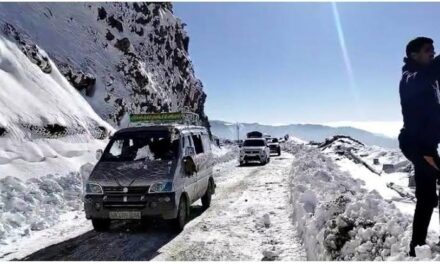 Mughal Road Closed Due To Fresh Snowfall