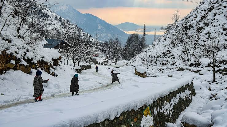 Dry Spell Till Jan 23 with Light Snow Expected on 16th, 20th January in J&K’s Upper Reaches: MeT