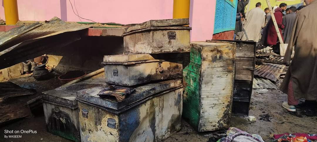 Man dies, two residential houses damaged in fire incident in North Kashmir