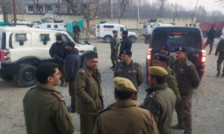 IGP Kashmir visits police establishments in Awantipora;Conducts comprehensive inspection;stresses on people friendly and transparent policing