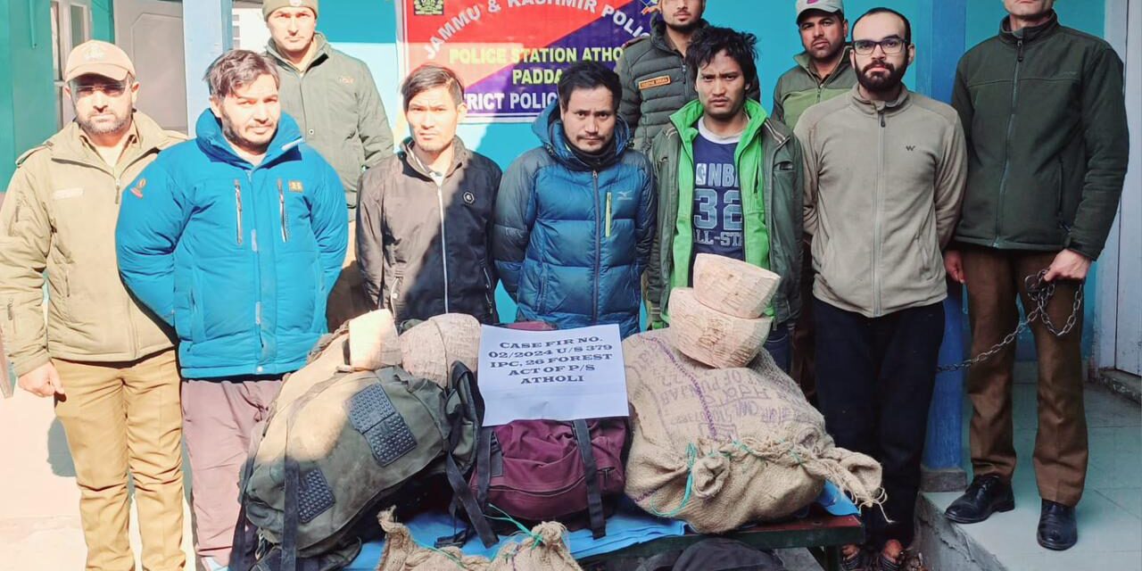 Five held for unauthorised extraction of forest produce in Kishtwar