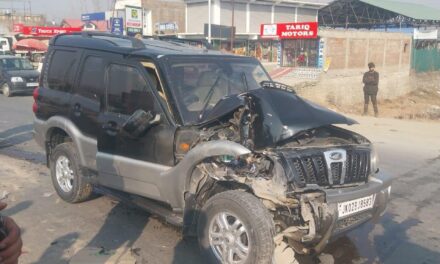 Former CM escapes unhurt in road accident in Anantnag