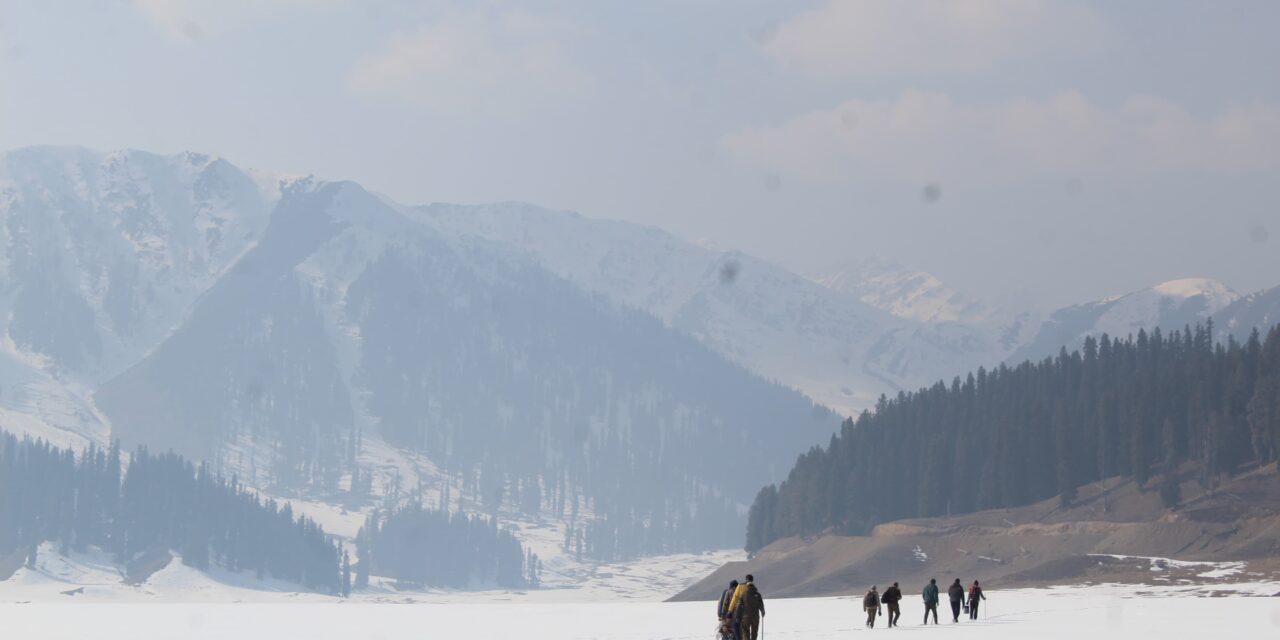 Snow enthusiasts find solace in Snowy Bangus amidst Kashmir’s dry winter