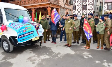Bharat Darshan Tour: IGP V.K Birdi Flags-off Maiden Batch of Students