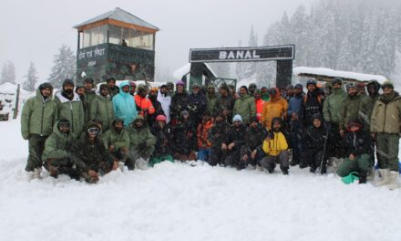 Army rescues stranded skiers in North Kashmir