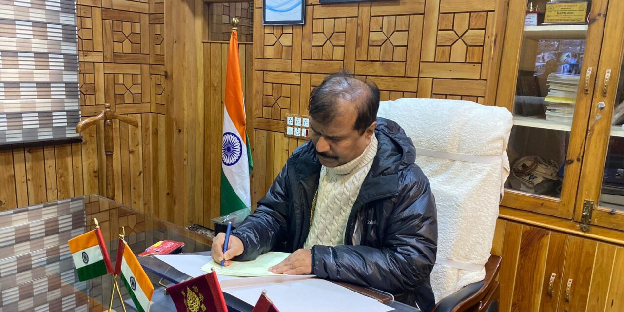 Prof A. Ravinder Nath assumes additional charge of Director, NIT Srinagar